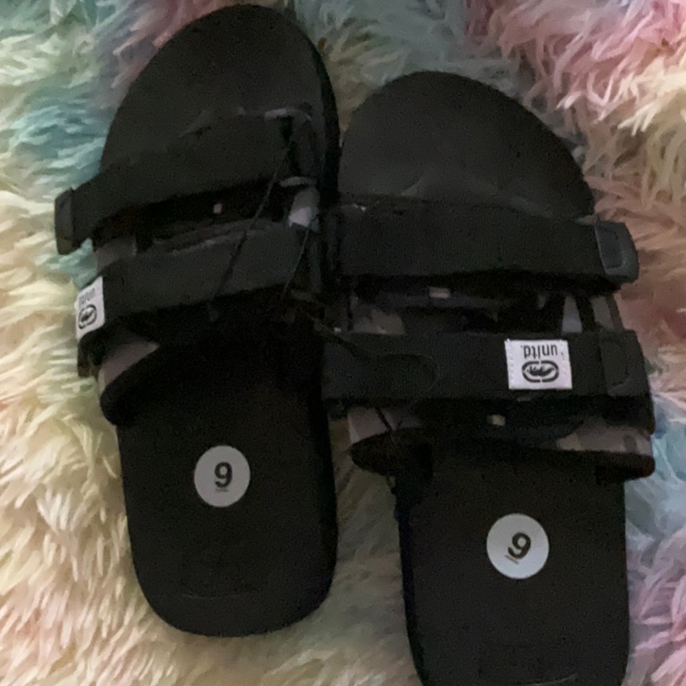 Mens sandals size 9
